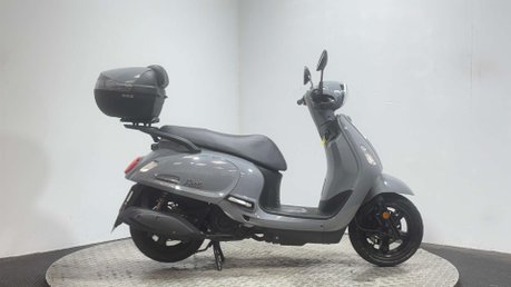 SYM Fiddle 2025 ONLY 2K 1 OWNER 125CC LEARNER SCOOTER WITH TOP BOX 1