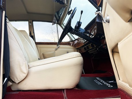 Bentley S1 Continental Mulliner Flying Spur 46