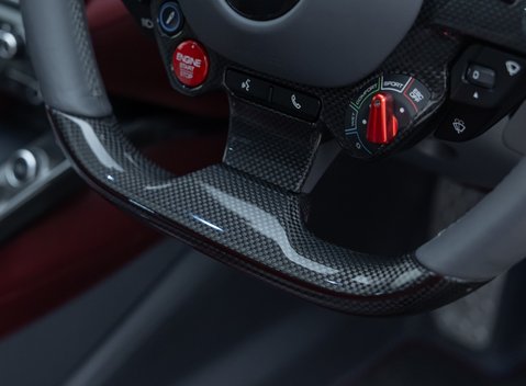 Ferrari GTC4 Lusso V12 TAILOR MADE 15