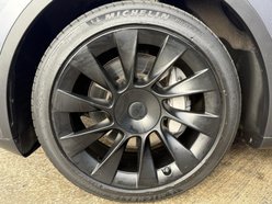 Tesla Model Y (Dual Motor) Long Range SUV 5dr Electric Auto 4WDE (384 bhp) 17