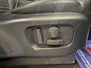 Land Rover Discovery 3.0 TD V6 HSE Auto 4WD Euro 6 (s/s) 5dr 17