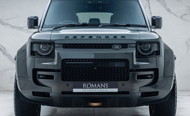 Land Rover Defender OCTA EDITION ONE 4