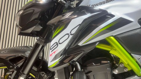 Kawasaki Z900 2019 69 PLATE FULL AKRAPOVIC ONLY 15K STUNNING NAKED BIKE 40
