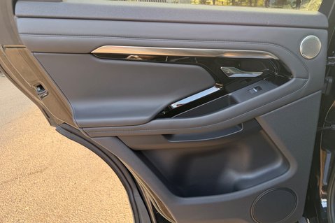 Land Rover Range Rover Evoque R-DYNAMIC HSE MHEV -TRIPLE BLACK - PAN ROOF - ONE OWNER -MERIDIAN -VATQ 27