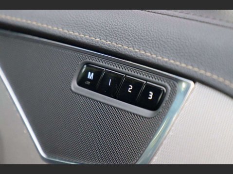 Volvo XC90 2.0 B5 MHEV R-Design SUV 5dr Diesel Hybrid Auto 4WD Euro 6 (s/s) (235 ps) 12