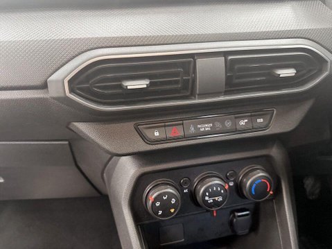 Dacia Jogger 1.0 TCe Essential MPV 5dr Petrol Manual Euro 6 (s/s) (110 ps) 16