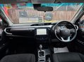 Toyota Hilux INVINCIBLE 4WD D-4D DCB 12