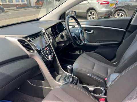Hyundai i30 1.4 Blue Drive SE Nav Euro 6 (s/s) 5dr 23
