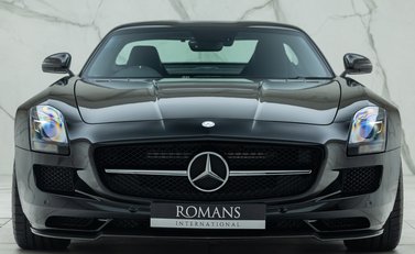 Mercedes-Benz SLS AMG GT FINAL EDITION 9