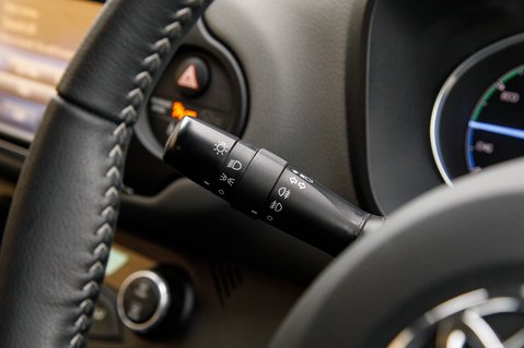 Toyota Yaris VVT-I ICON TECH 16