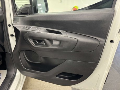 Vauxhall Combo 1.5 Combo 2300 SportIVE TD S/S 36