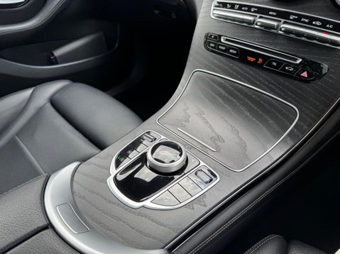Mercedes-Benz GLC GLC 220 D 4MATIC AMG LINE PREMIUM 25