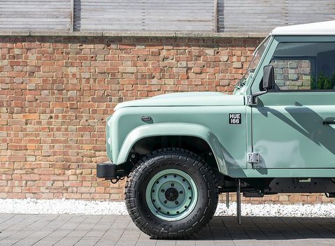 Land Rover Defender 90 Heritage 20