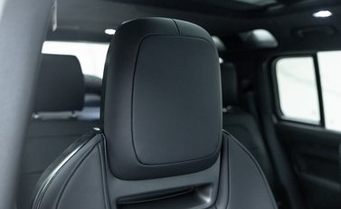 Land Rover Defender OCTA EDITION ONE 19