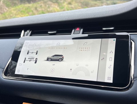 Land Rover Range Rover Evoque 1.5 Range Rover Evoque R-Dynamic SE P300e Auto 4WD 5dr 30