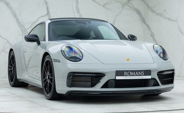 Porsche 911 Carrera GTS (992) 6