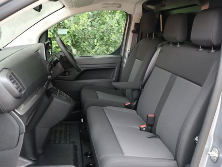 Peugeot Expert Expert 100kW 75kWh Professional Van Auto 14