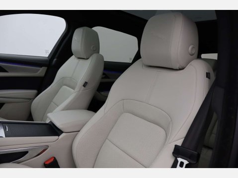 Jaguar F-Pace 2.0 F-Pace R-Dynamic SE Black PHEV AWD Auto 4WD 5dr 66