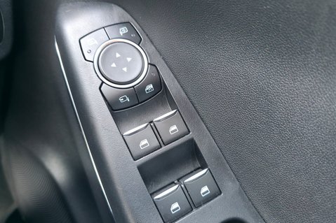 Ford Puma ST-LINE X MHEV..ONLY 1 OWNER..SAT NAV..HEATED STEERING WHEEL 29