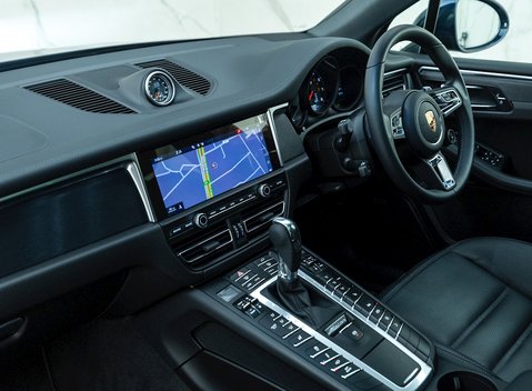 Porsche Macan GTS 16