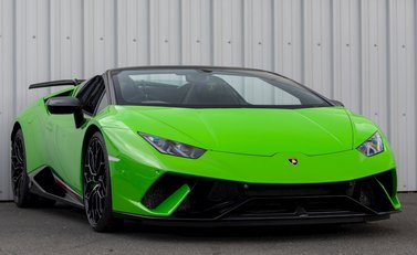Lamborghini Huracan Spyder LP640-4 Performante 1
