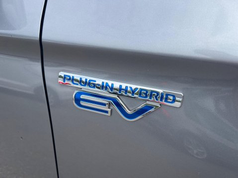Mitsubishi Outlander 2.0h 12kWh 4hs CVT 4WD Euro 6 (s/s) 5dr 18