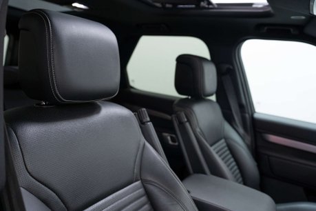 Land Rover Discovery 3.0 Discovery R-Dynamic SE D MHEV Auto 4WD 5dr 24