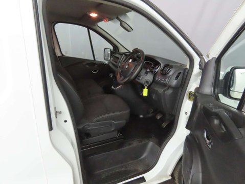 Renault Trafic 2.0 Trafic LL30 Sport Energy dCi 4