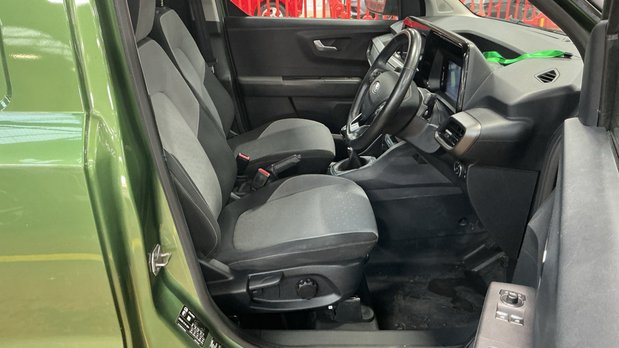 Ford Transit Courier Petrol SWB L1H1 Low Roof Limited Air Con Alloys Sensors EURO 6 9