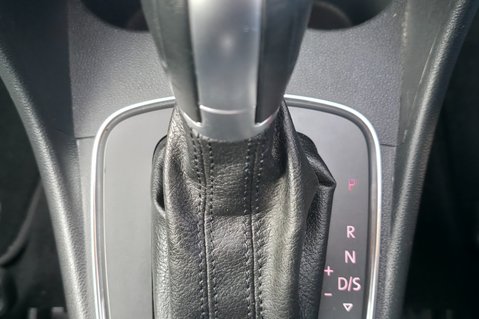 Volkswagen Polo 1.2 SE TSI AUTOMATIC.. 10 MAIN DEALER SERVICES.. £20 R/TAX..1OWNER  22