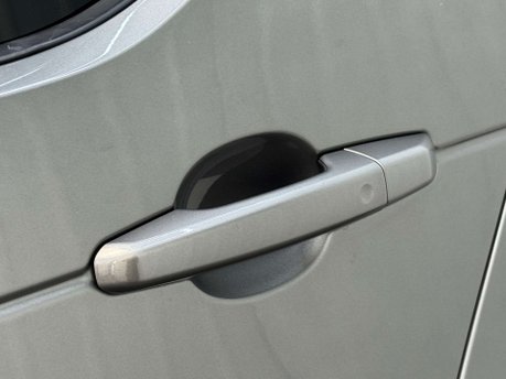 Land Rover Discovery 3.0 Discovery Luxury HSE TD6 Auto 4WD 5dr 33