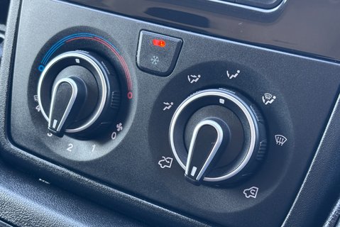 Peugeot Boxer 333 L1 H1 120 ps BlueHdi Professional - Sat Nav & Air Con 17