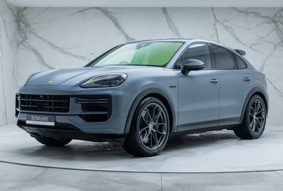 Porsche Cayenne TURBO E-HYBRID Coupe with GT Package