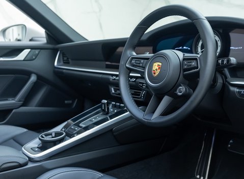 Porsche 911 Targa 4S (992) 11