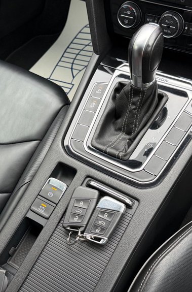 Volkswagen Arteon R-LINE TDI 4MOTION DSG -APPLE CARPLAY -2 OWNERS -10 VW SERVICES  