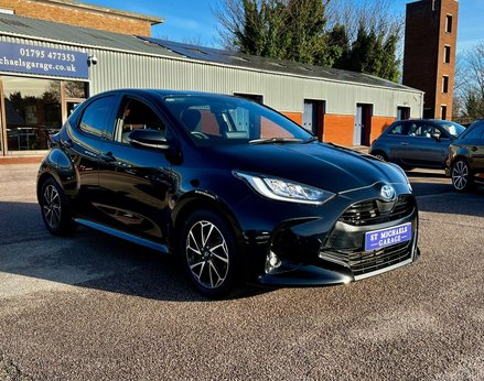 Toyota Yaris 1.5 Yaris Design HEV CVT 5dr 4