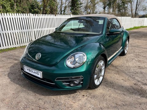 Volkswagen Beetle DESIGN TSI BLUEMOTION TECHNOLOGY DSG 8