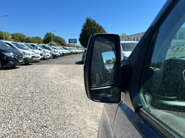 Ford Transit Custom SWB (SOLD) L1H1 Low Roof Limited 300 Air Con Alloys Sensors EURO 6 NO VAT 19