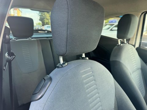 Ford Ka 1.2 Zetec Euro 5 (s/s) 3dr 23