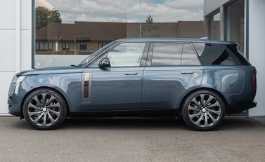 Land Rover Range Rover P530 SV 3