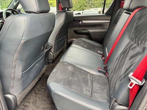 Toyota Hilux GR SPORT 4WD D-4D DCB 34