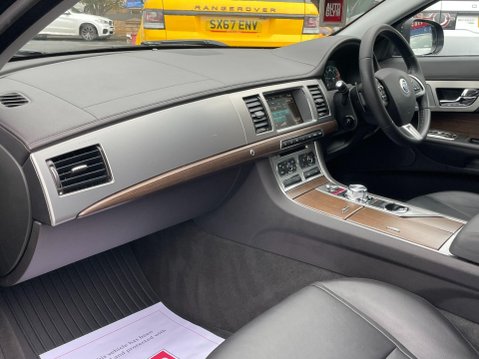 Jaguar XF 2.2d Luxury Auto Euro 5 (s/s) 4dr 21