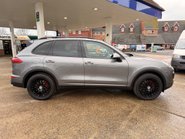 Porsche Cayenne D V6 TIPTRONIC S 9