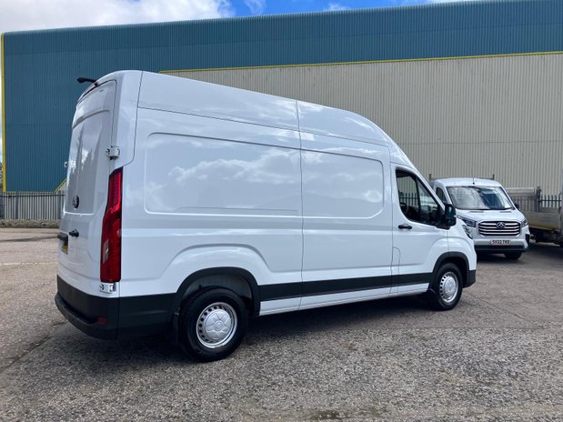 Maxus Deliver 9 Deliver LWB Diesel 9 2.0 D20 150 Extra High Roof Van 12