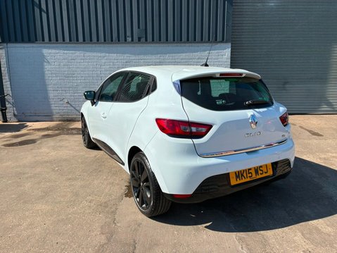 Renault Clio 0.9 TCe Dynamique S MediaNav Euro 5 (s/s) 5dr 3