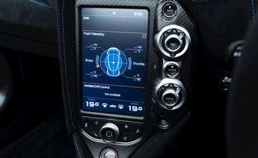 McLaren 765LT Spider 25