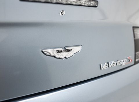 Aston Martin V12 Vantage S ROADSTER 50