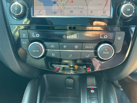 Nissan Qashqai 1.3 DIG-T N-Motion Euro 6 (s/s) 5dr 37