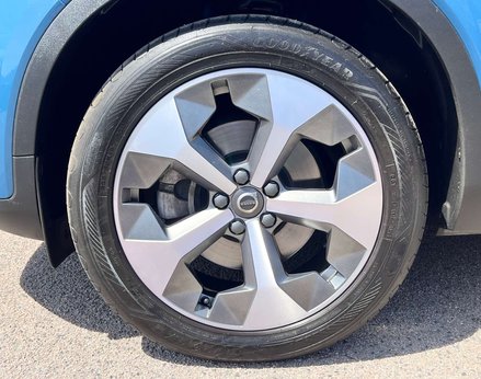 Volvo XC40 2.0 XC40 + B4 MHEV Auto 5dr 12