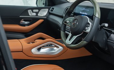 Mercedes-Benz GLS 450 13